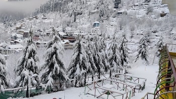 undiscovered mountains hotel