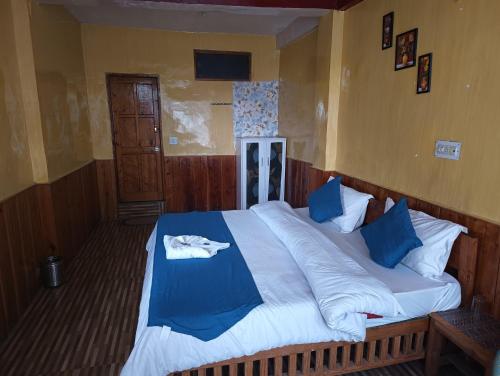 undiscovered mountains hotel