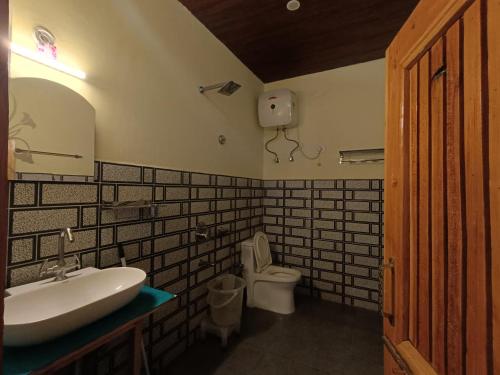 undiscovered mountains hotel