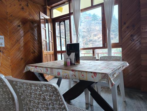 undiscovered mountains hotel