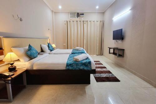 1047 Vamsor Heights,,3 star