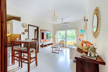 alaya stays veera marina 1bhk with pool