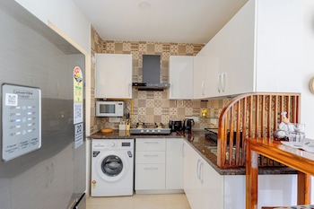 alaya stays veera marina 1bhk with pool