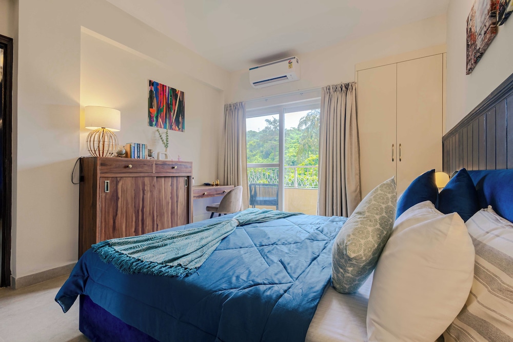 alaya stays veera marina 1bhk with pool