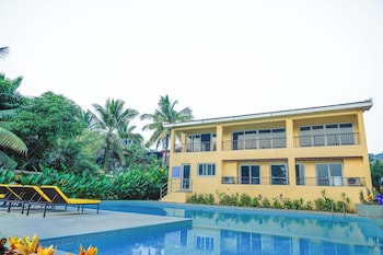 alaya stays veera marina 1bhk with pool