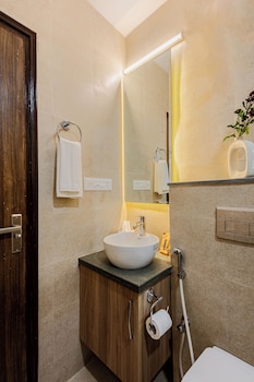 alaya stays veera marina 1bhk with pool