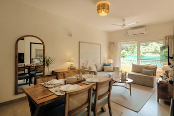 alaya stays veera marina 1bhk with pool