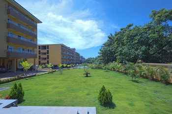 alaya stays veera marina 1bhk with pool