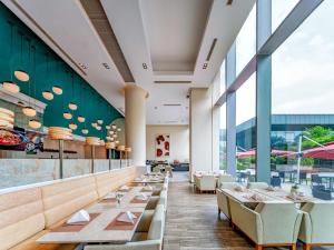 holiday inn shanghai pudong kangqiao by ihg