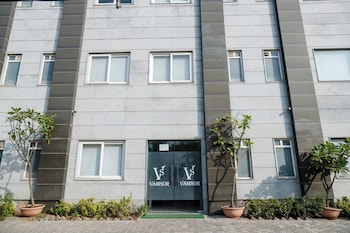 26 vamsor heights