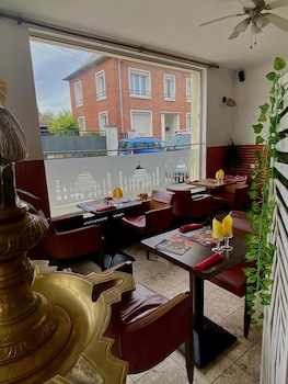 Hotel & Restaurant Isvara,,3 star