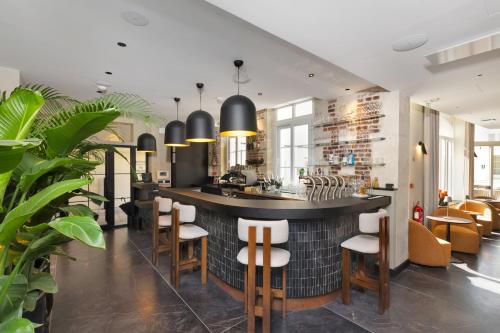 the originals boutique hotel les coulisses du theatre saint quentin