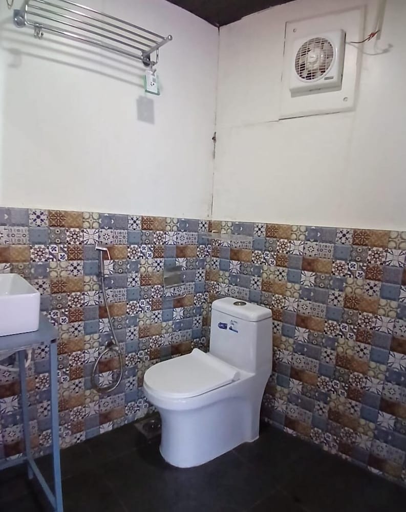 aquaholic a floating villa