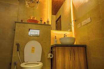 alaya stays veera marina 2bhk