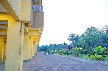 alaya stays veera marina 2bhk