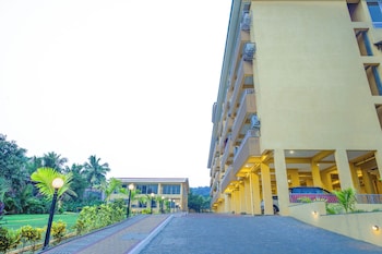 alaya stays veera marina 2bhk