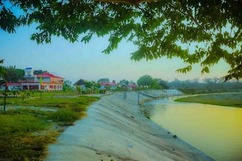 Amantran Hotel & Resort,,3 star