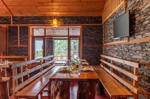 alaya stays suro woodbine chalet cottage