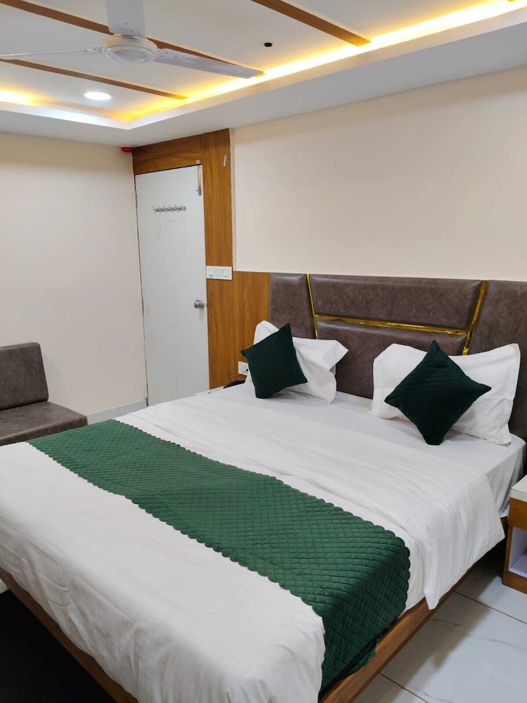 hotel just inn