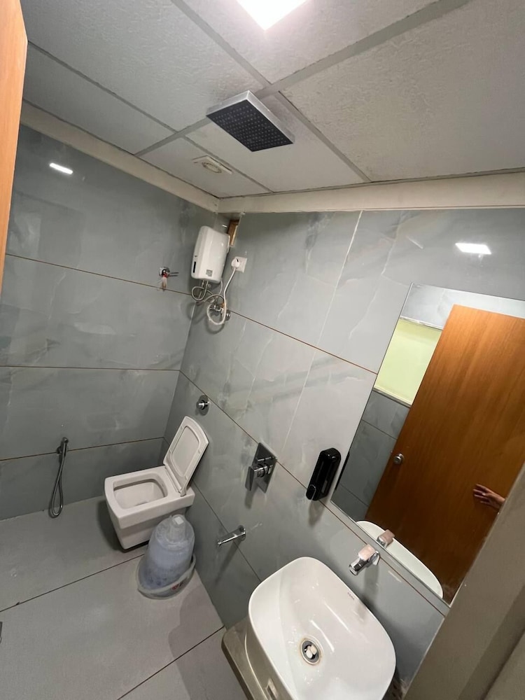 hotel melbourne gandhinagar