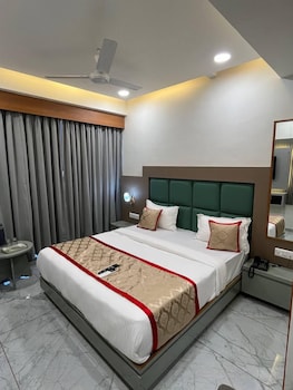 hotel melbourne gandhinagar