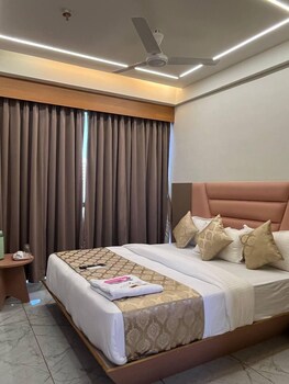 hotel melbourne gandhinagar