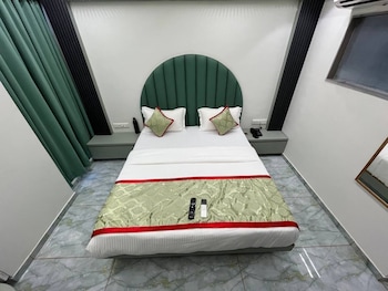 hotel melbourne gandhinagar