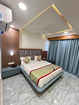 hotel melbourne gandhinagar