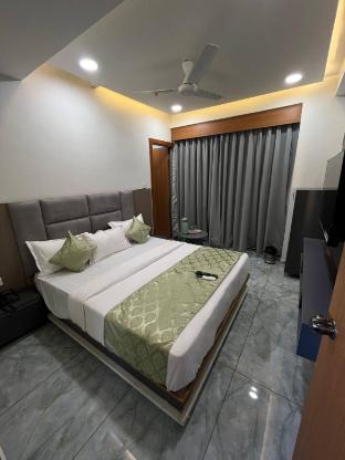 hotel melbourne gandhinagar