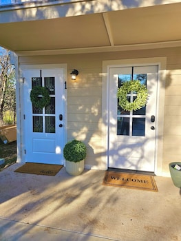 Belton Lakehouse,,3 star