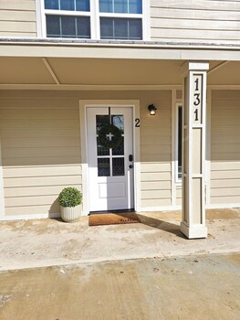 Belton Lakehouse,,3 star