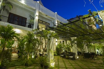 apsara centrepole hotel