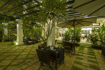 apsara centrepole hotel