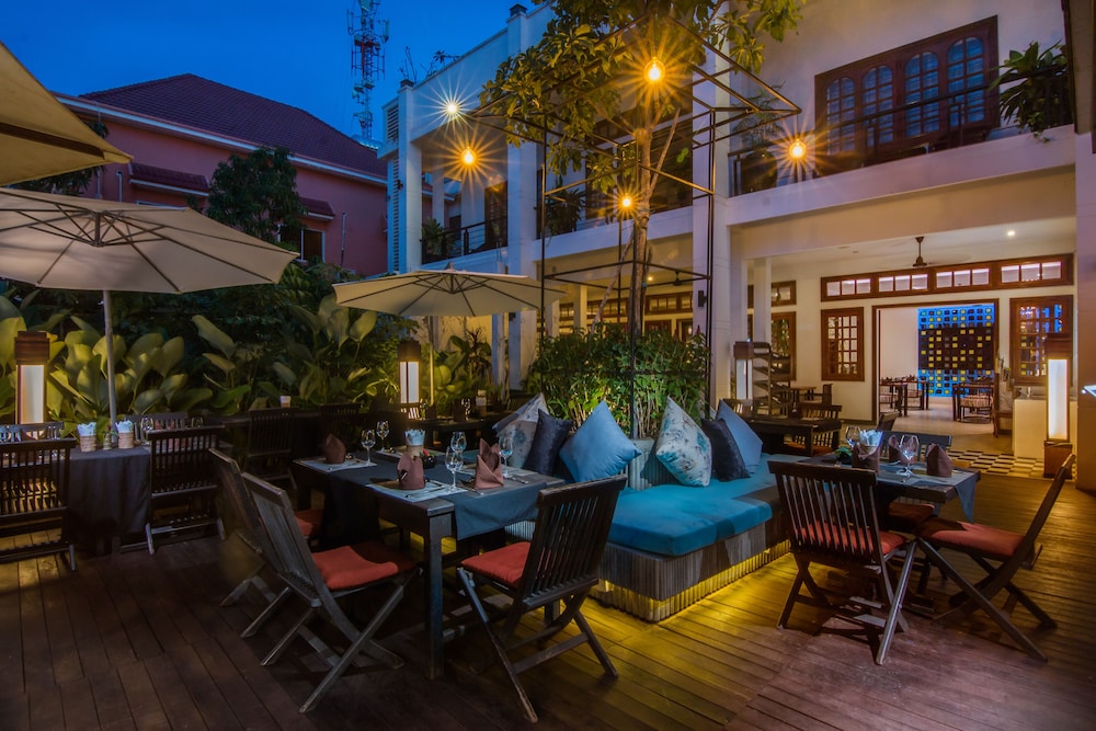 apsara centrepole hotel