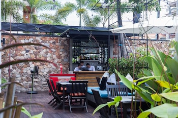 apsara centrepole hotel