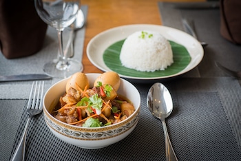 apsara centrepole hotel