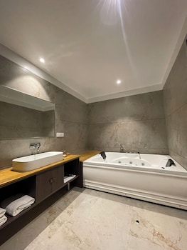 imperia resort by the sky imperial