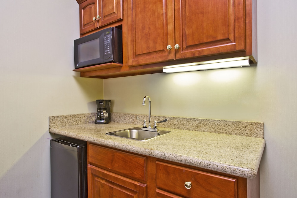 holiday inn express hotel and suites goshen by ihg
