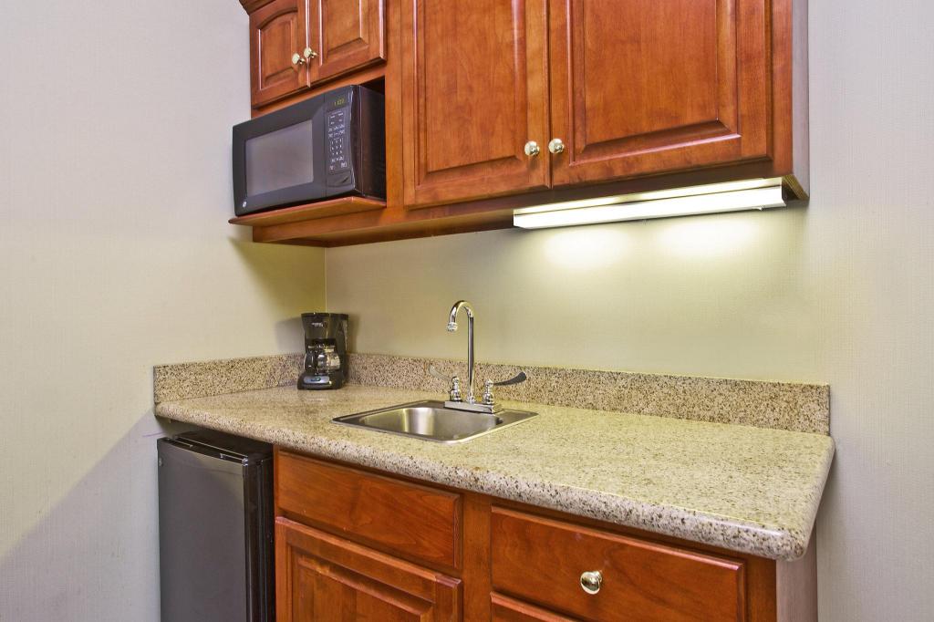 holiday inn express hotel and suites goshen by ihg