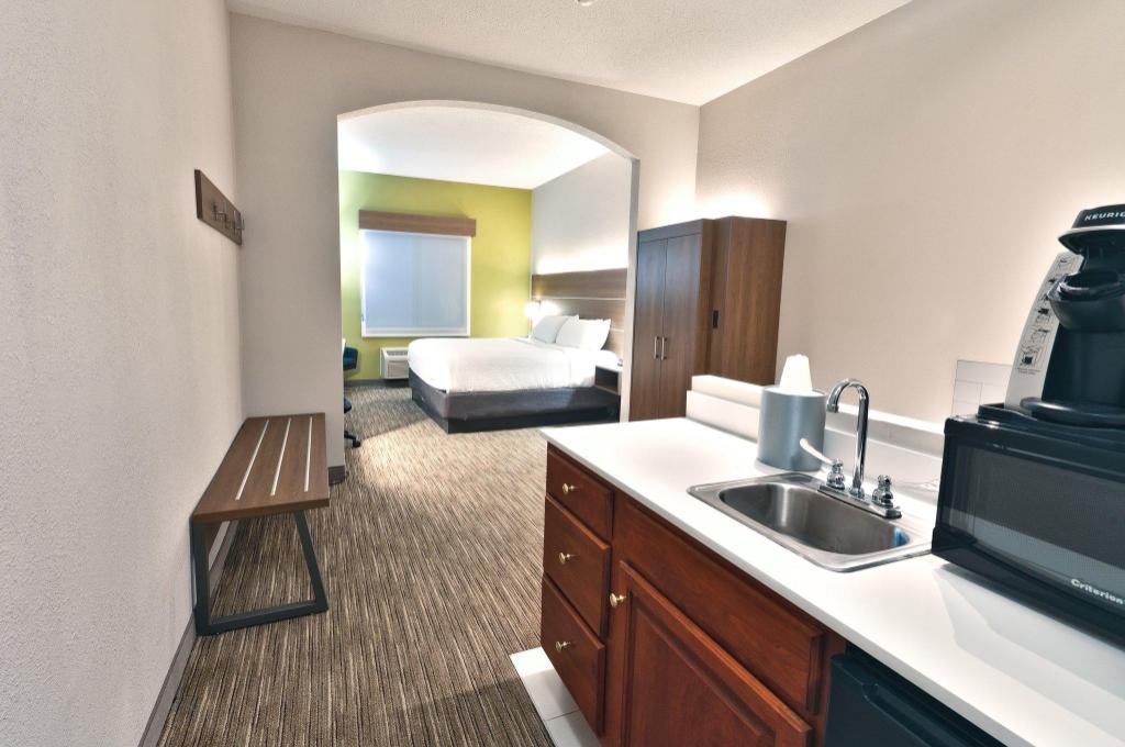 holiday inn express hotel and suites goshen by ihg