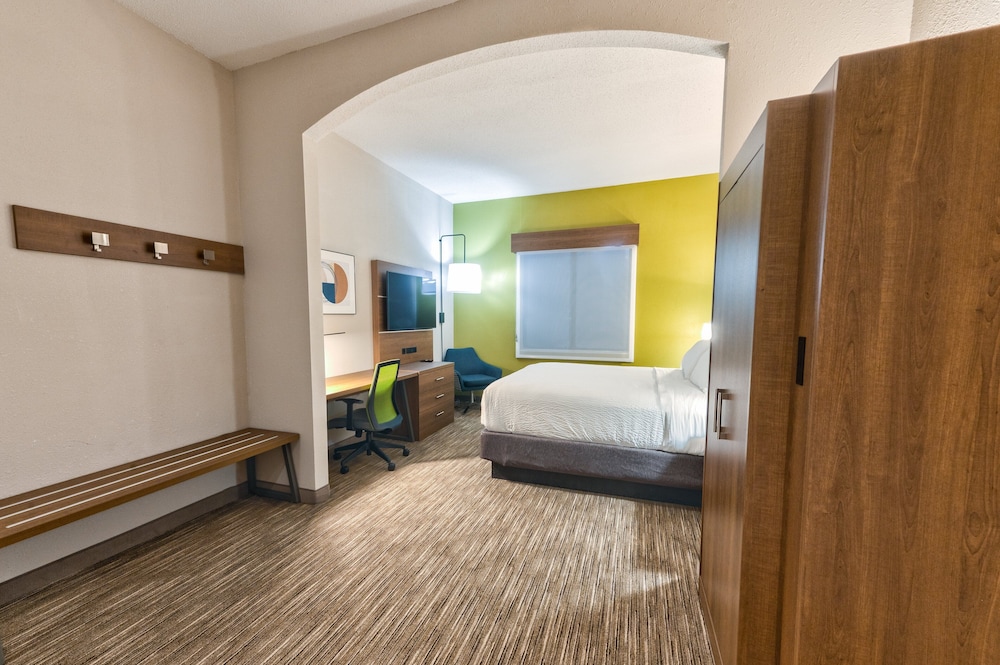 holiday inn express hotel and suites goshen by ihg