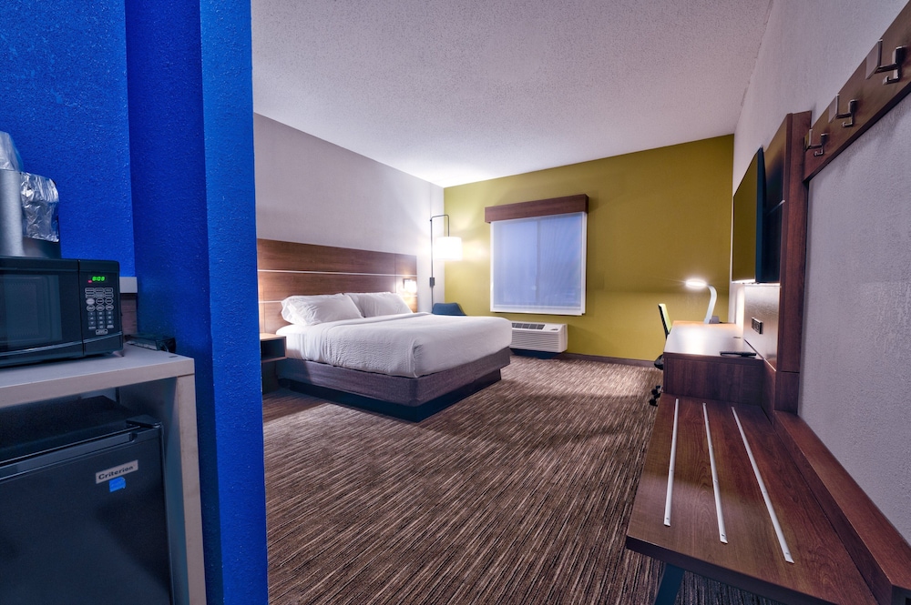 holiday inn express hotel and suites goshen by ihg