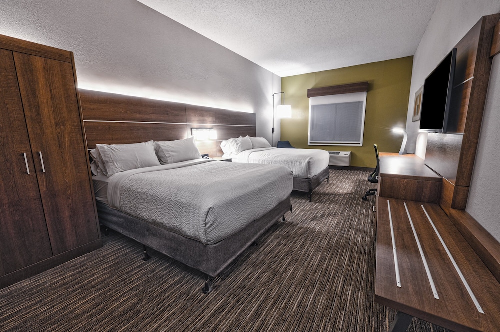 holiday inn express hotel and suites goshen by ihg