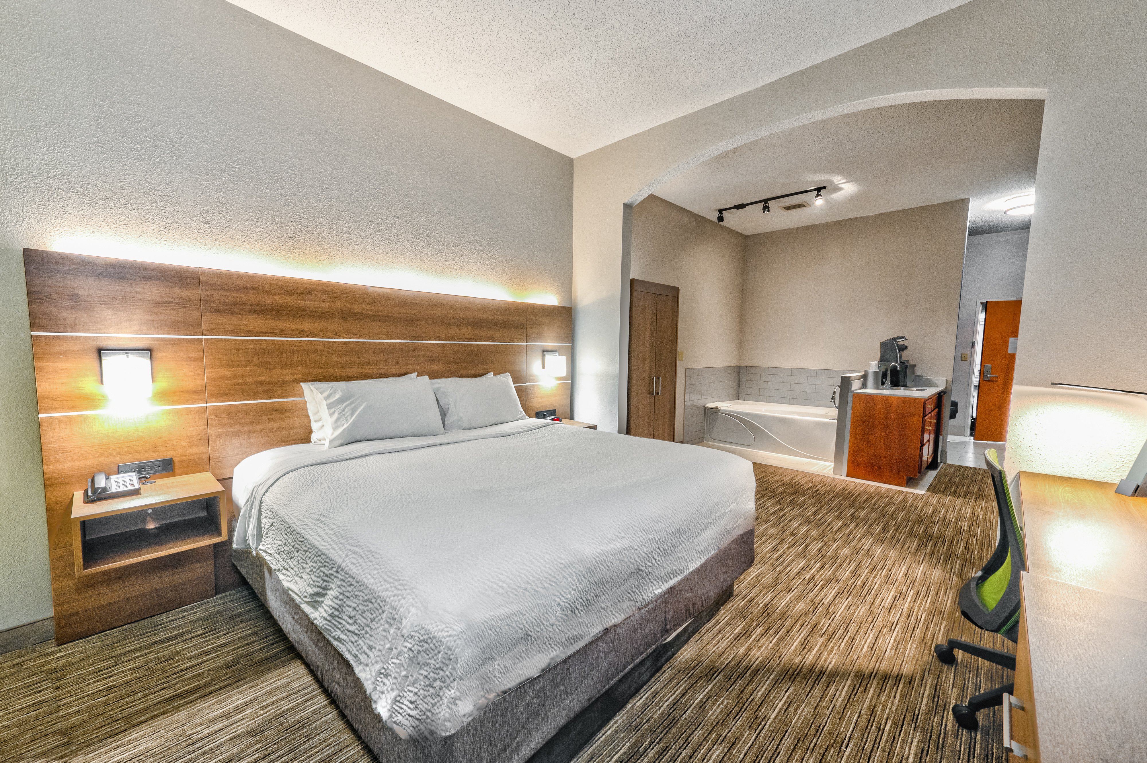 holiday inn express hotel and suites goshen by ihg