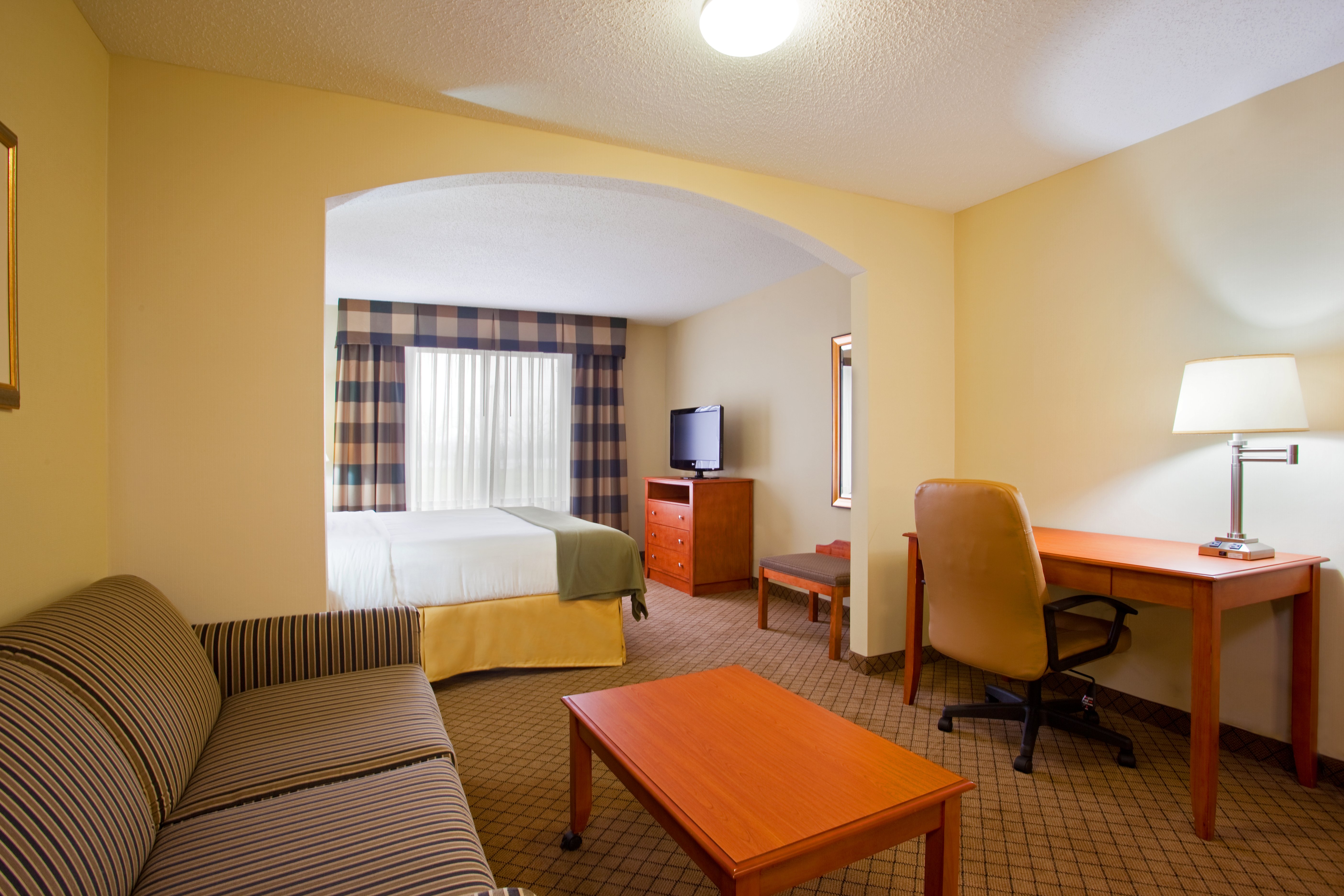 holiday inn express hotel and suites goshen by ihg
