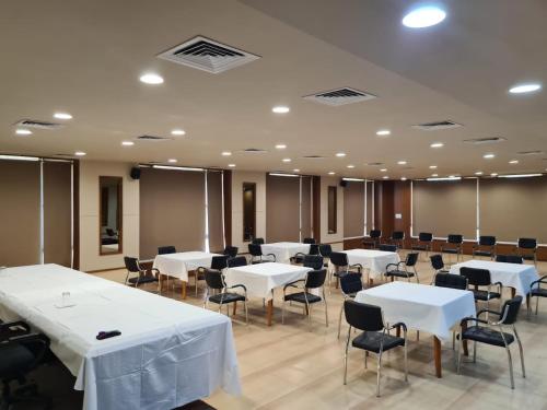 club azzurro resort nalsarovar