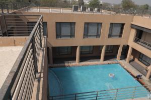 club azzurro resort nalsarovar