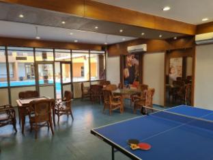 club azzurro resort nalsarovar