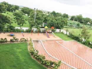 club azzurro resort nalsarovar