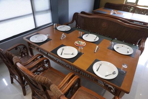 club azzurro resort nalsarovar